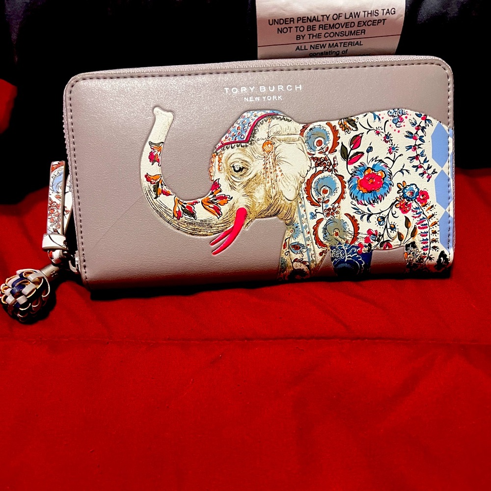 Brand New Tory Burch elephant wallet, Beautiful